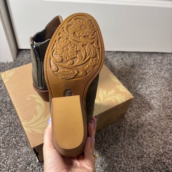 Sofft Tara Boots Dark Taupe/Olive Size 7 NEW in box - Picture 16 of 16